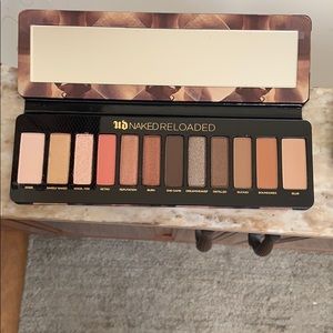 Urban Decay reloaded eye shadow pallet